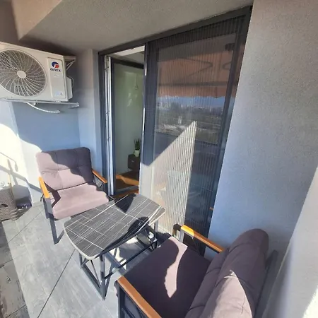 Apartment N&n-apartment *
